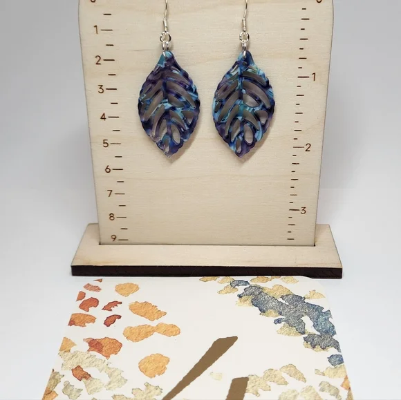 Leaf earrings, sterling silver earwires, handmade, cut out leaves - Picture 4 of 6